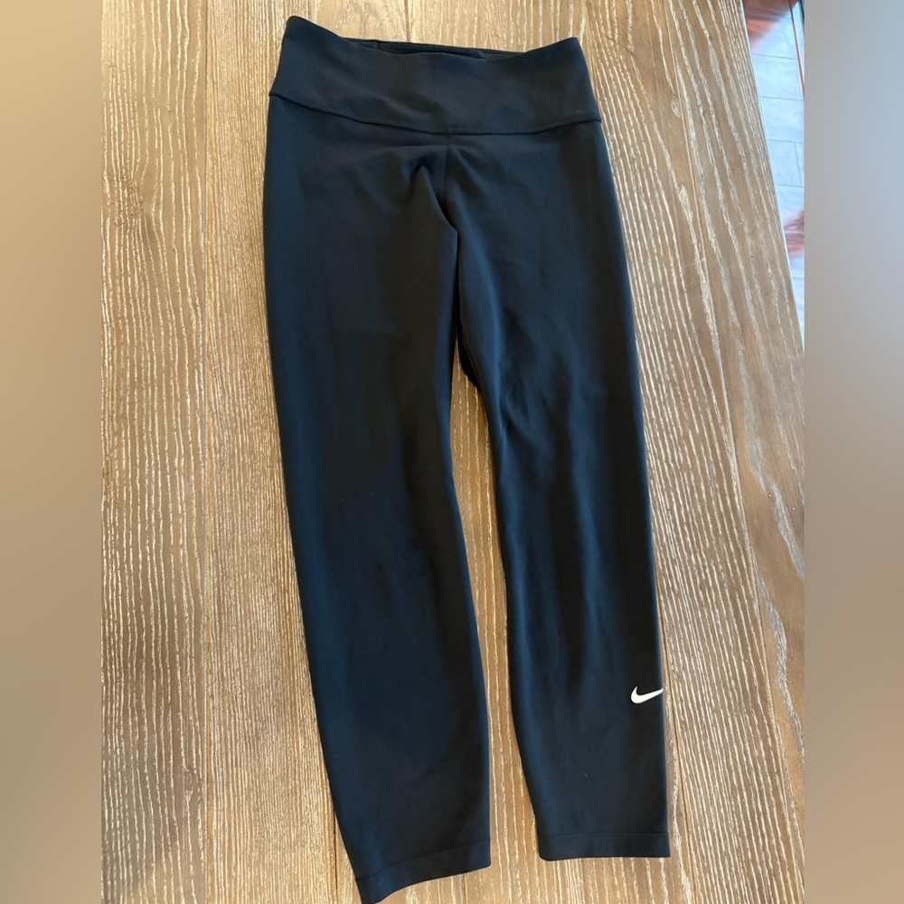 Nike dri-fit cropped leggings
